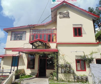 https://imgcld.yatra.com/ytimages/image/upload/t_hotel_yatra_city_desktop/v1442228500/Domestic Hotels/Hotels_Shimla/The Royale Oaks Hotel/DSC00299.jpg